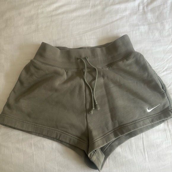Nike Women's Athletic Shorts in Olive - Picture 1 of 2